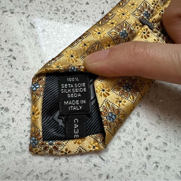 Ermenegildo Zegna 100% Silk Yellow Blue Floral Print Made in Italy Tie - Picture 6 of 9